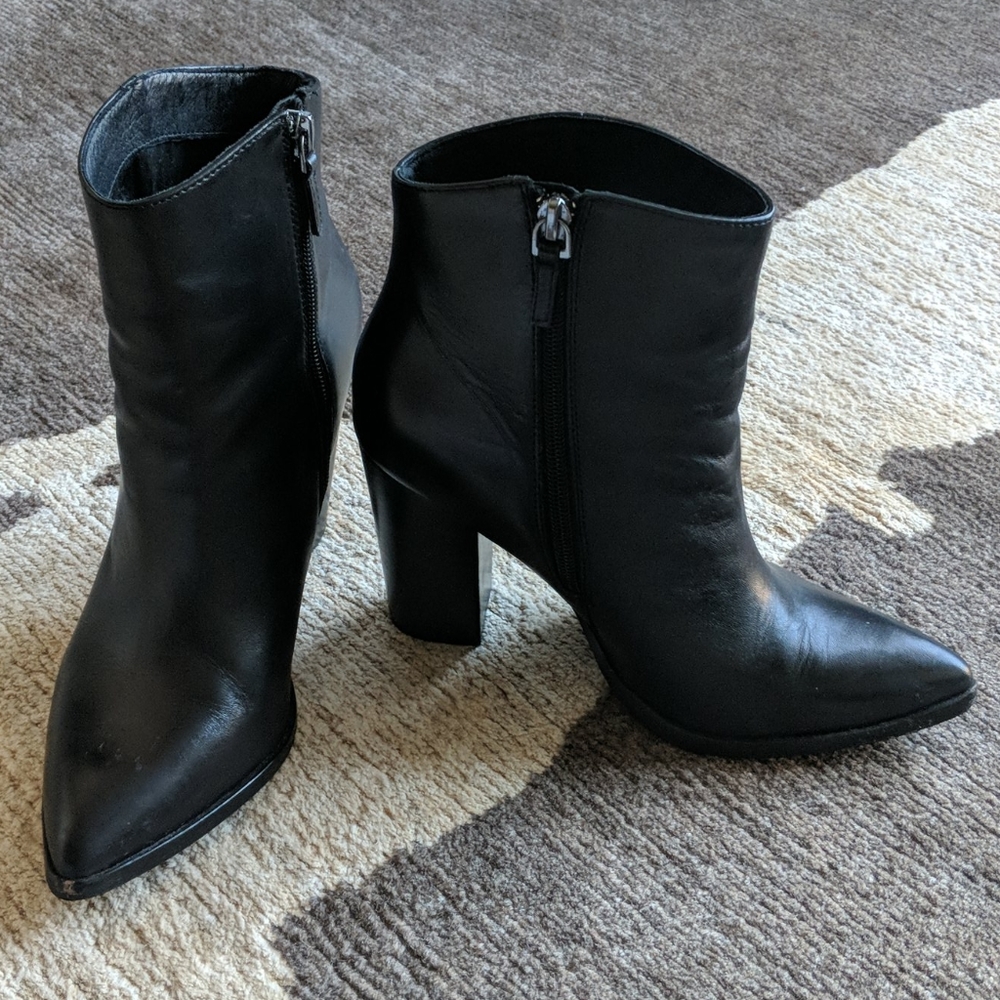 Halogen Black faux leather heeled ankle booties
